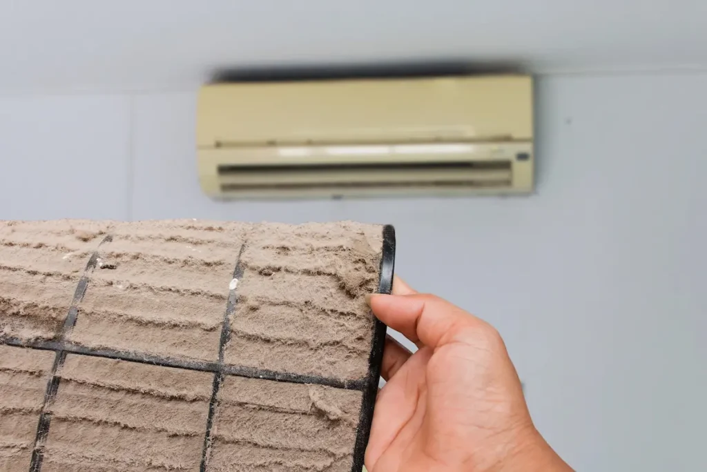 Causas y soluciones si tu aire acondicionado huele a quemado 1 aire acondicionado tiene olor a quemado